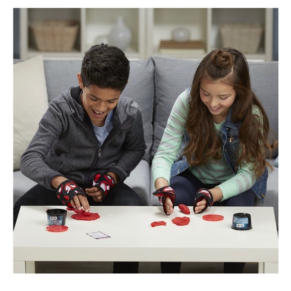 Hasbro Get a Grip Game - Picture 4 of 5